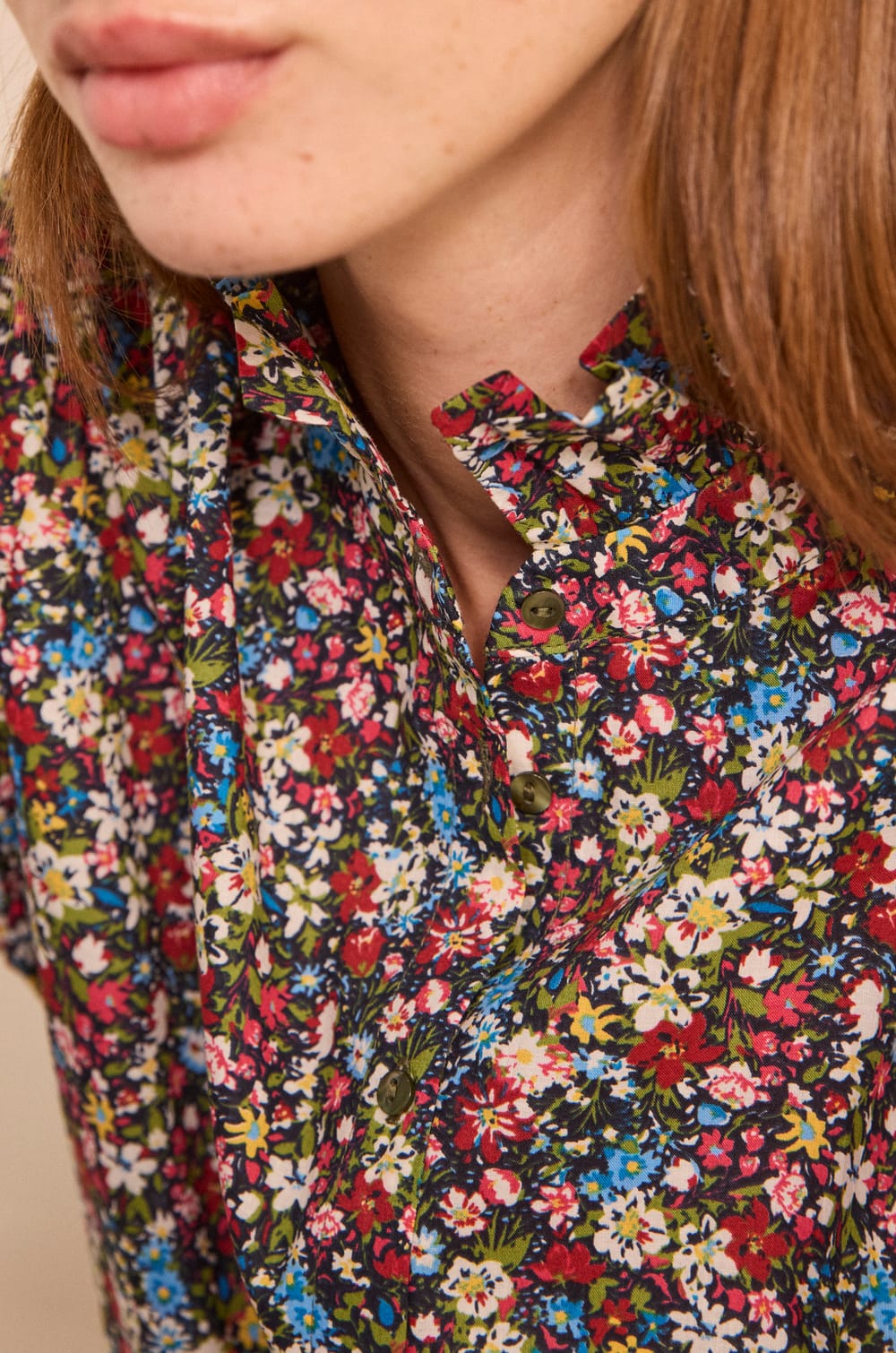 Blouse &agrave; fleurs MALIBU;${refinementColor}