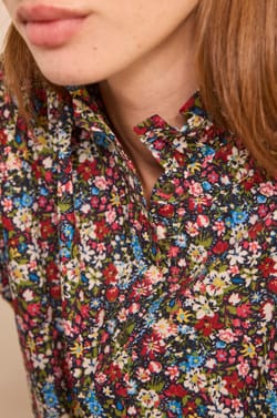 MALIBU floral blouse;${refinementColor}