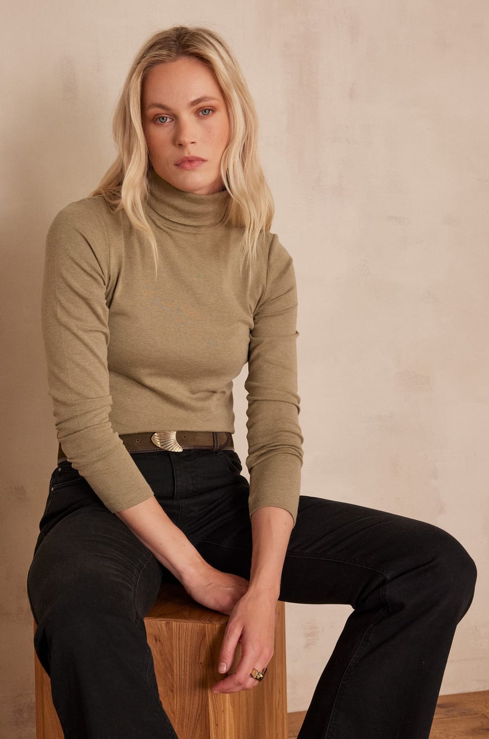 FERGUIE turtleneck T-shirt;${refinementColor}