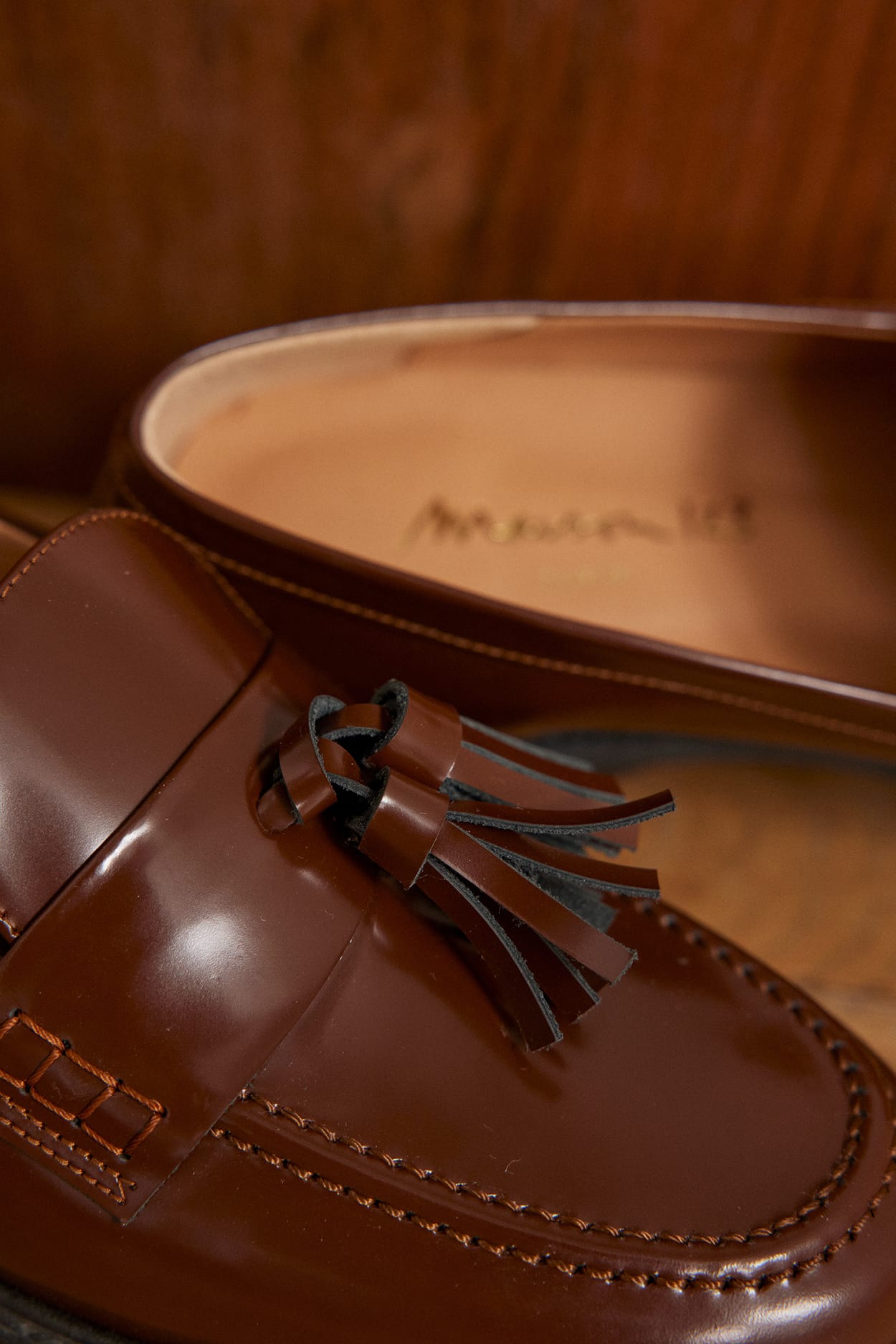 VALENTIN leather loafers;${refinementColor}