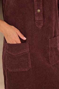 Straight velvet cotton dress in aubergine purple;${refinementColor}