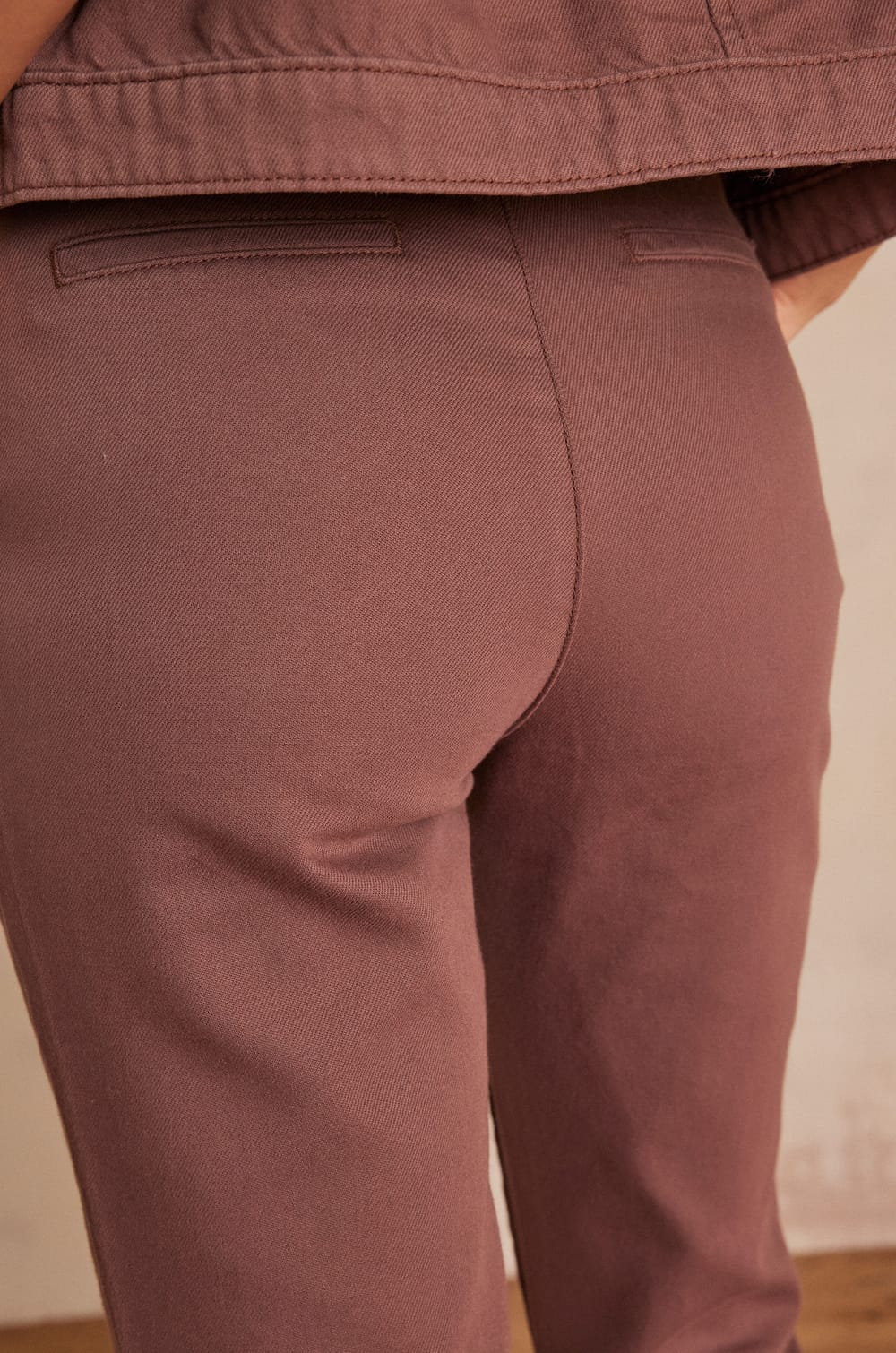 Pantalon chino SABIL en coton;${refinementColor}