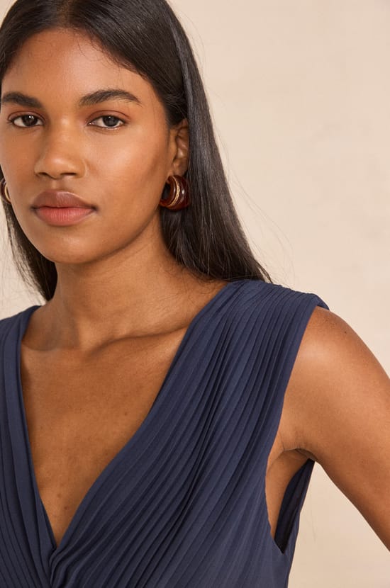 BECCA straight dress;${refinementColor}