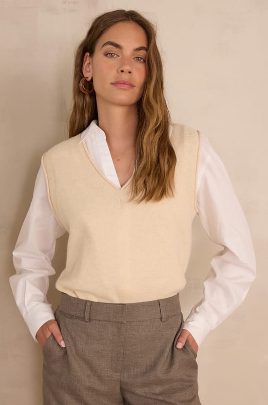 BASILE sleeveless jumper in 100% wool;${refinementColor}
