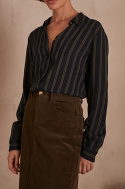 BESTY shirt;${refinementColor}