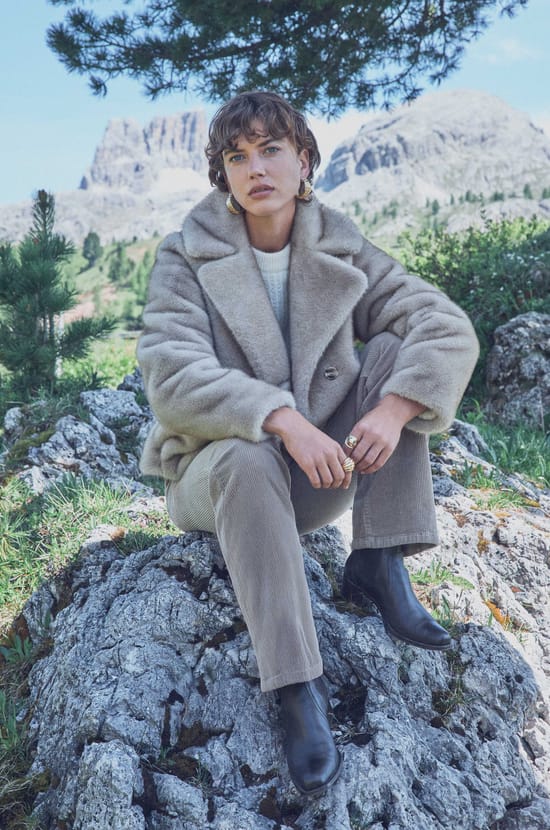 DEREK Fluffy Coat;${refinementColor}