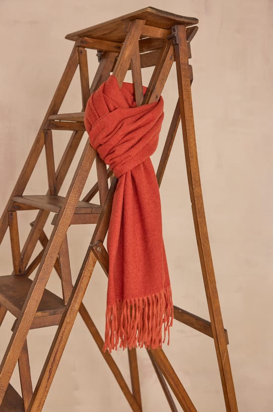 TOM Scarf;${refinementColor}