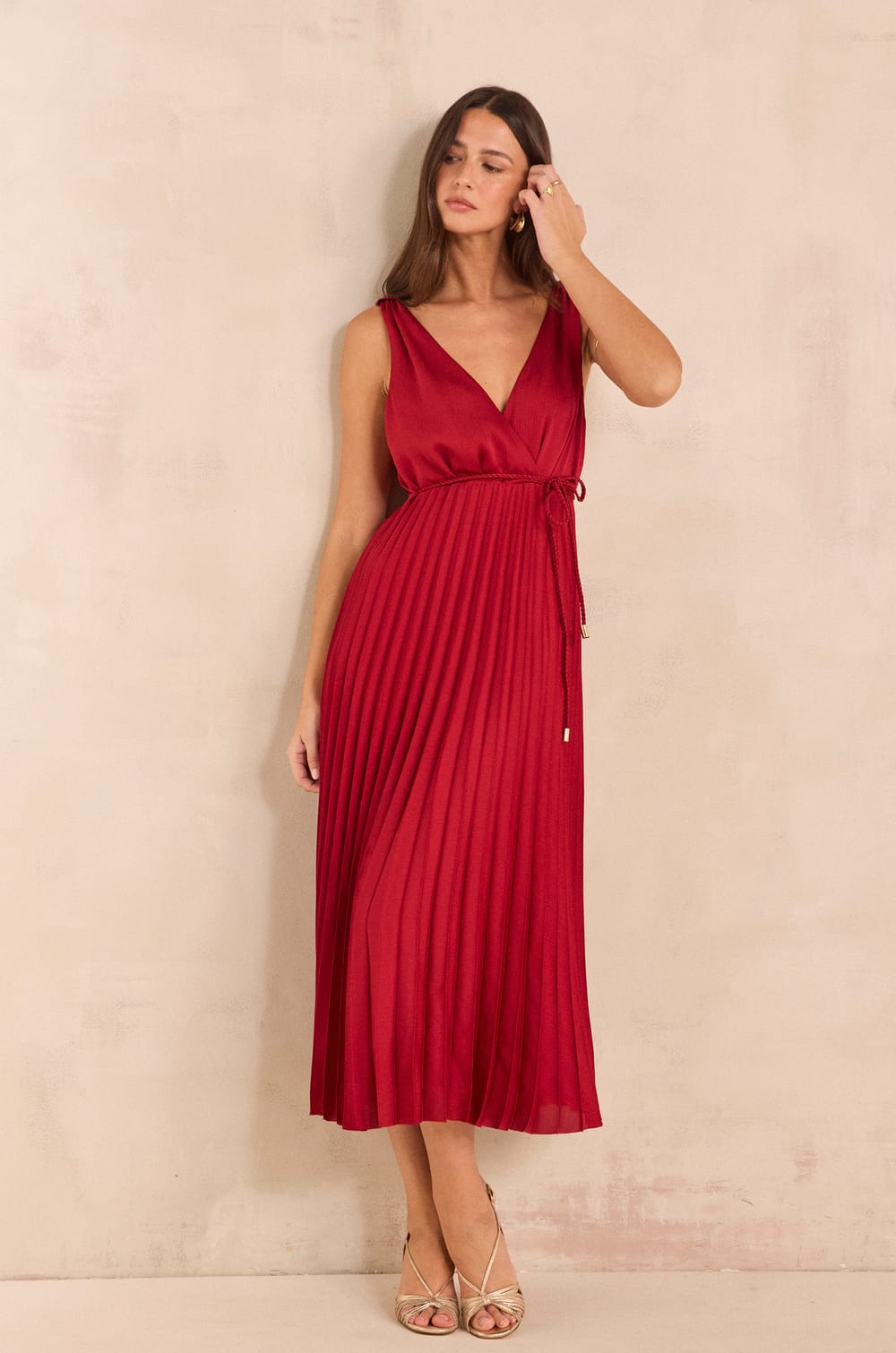 Sleeveless pleated dress FEATHER;${refinementColor}