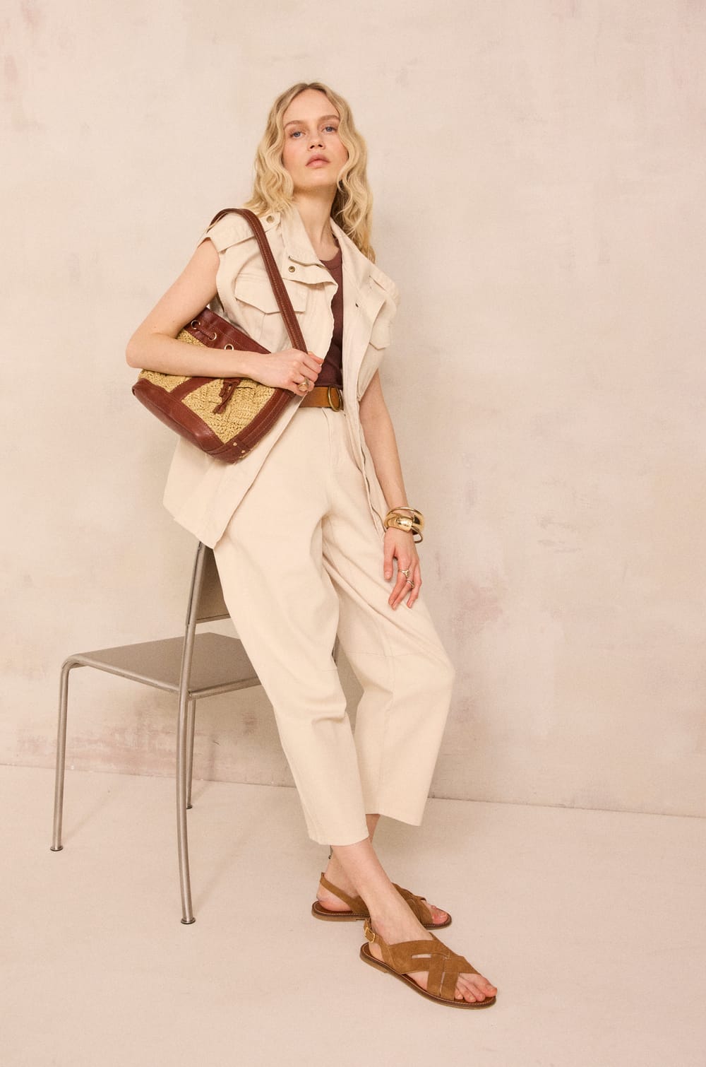 VEGA sleeveless jacket;${refinementColor}