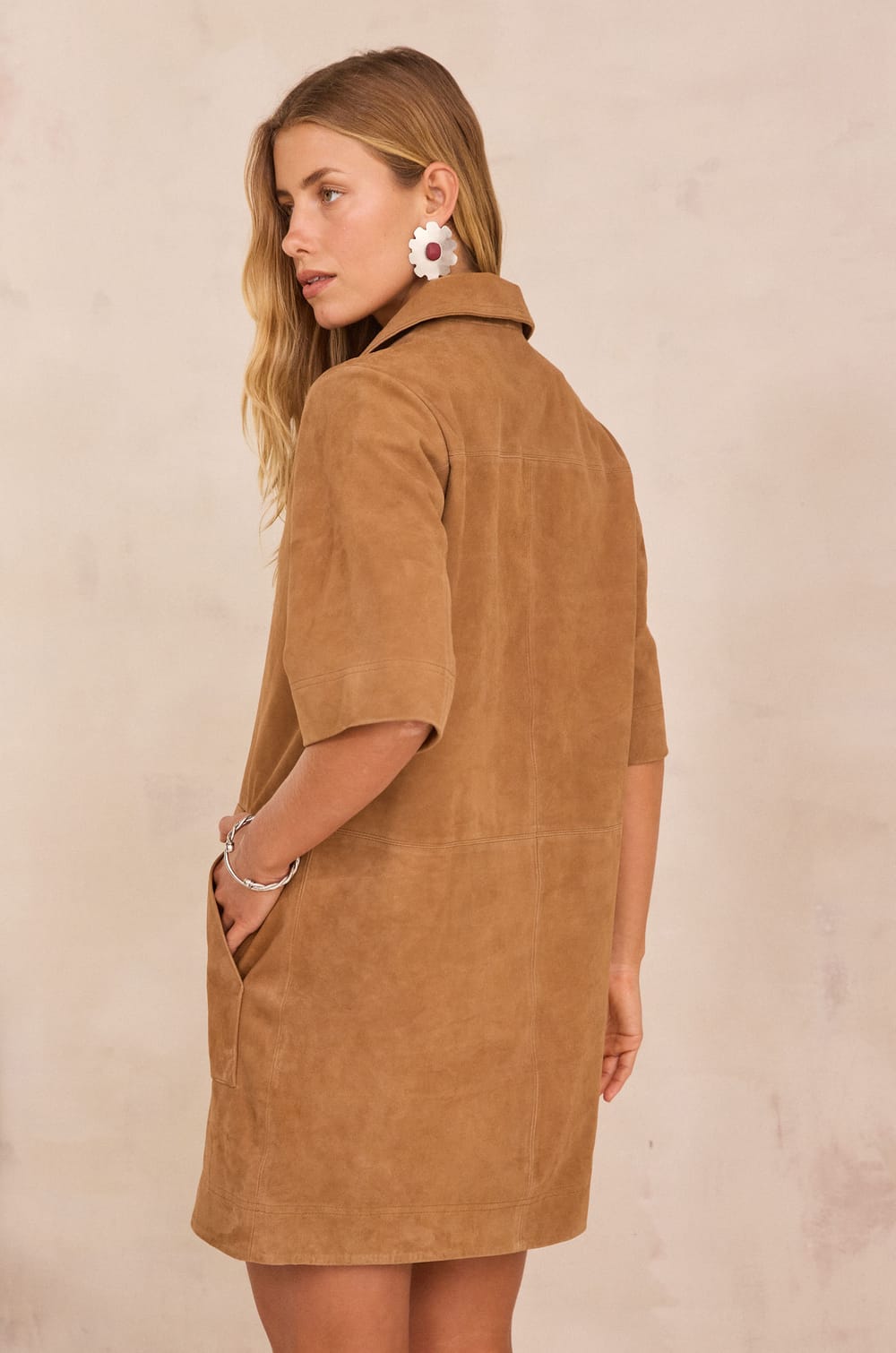 Short dress in 100% leather BRISE;${refinementColor}