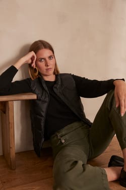 ALI sleeveless down jacket;${refinementColor}