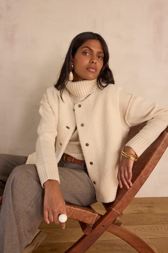 BROOKLYN sleeveless jacket;${refinementColor}