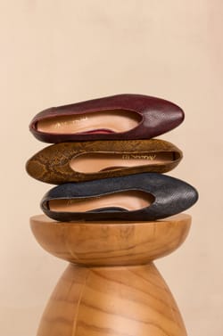 Ballerines plates en cuir MONA;${refinementColor}
