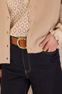 PARATY sleeveless cardigan in 100% wool;${refinementColor}