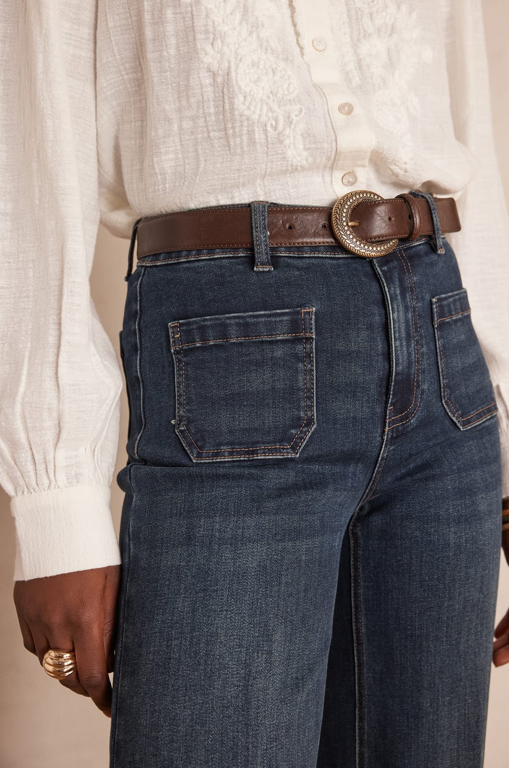 LEA CROPPED Jeans in denim;${refinementColor}