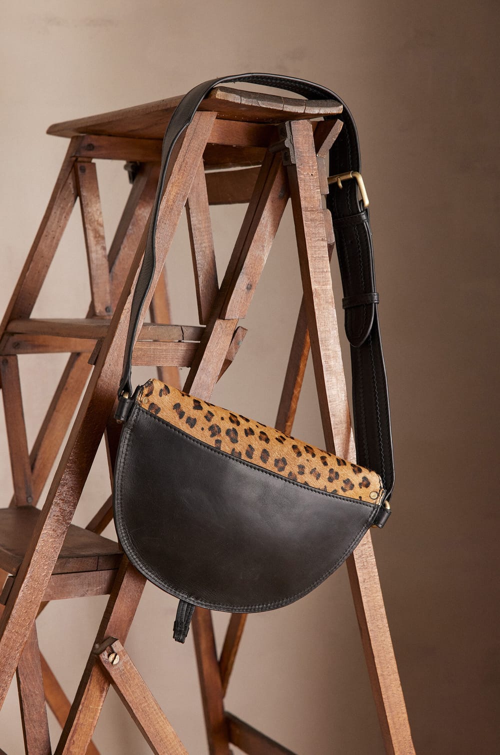 Sac banane LUCIEN en cuir;${refinementColor}