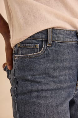 RUDY light washed straight cropped jeans;${refinementColor}