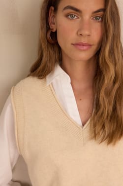 BASILE sleeveless jumper in 100% wool;${refinementColor}