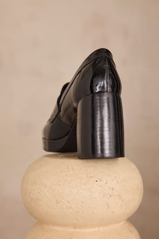 VIOLETTE leather loafers;${refinementColor}