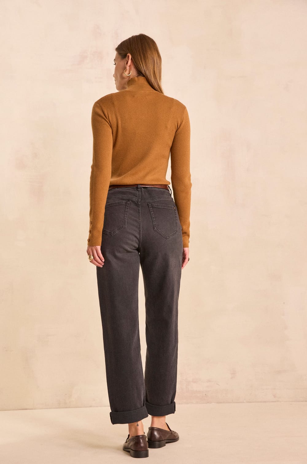 Jean right AGATHE;${refinementColor}