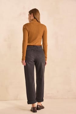 Jean right AGATHE;${refinementColor}