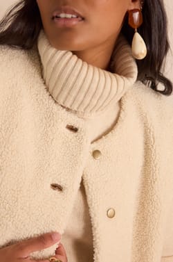 BROOKLYN sleeveless jacket;${refinementColor}