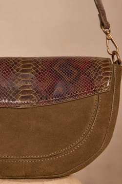 LEON leather banana;${refinementColor}