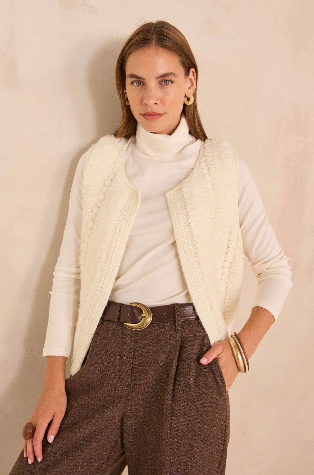 Ecru sleeveless mixed wool vest ARNO;${refinementColor}