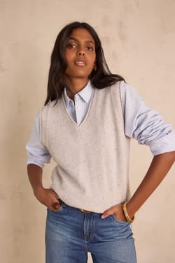 BASILE sleeveless jumper in 100% wool;${refinementColor}