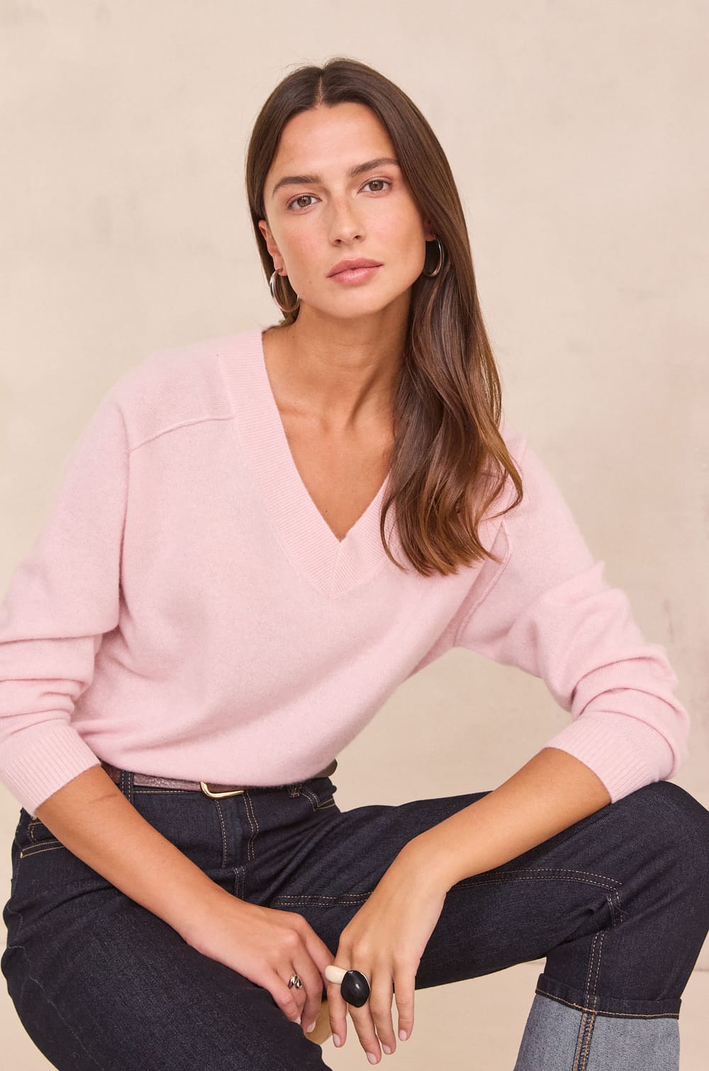 V-neck jumper in 100% 2-ply cashmere BARY;${refinementColor}