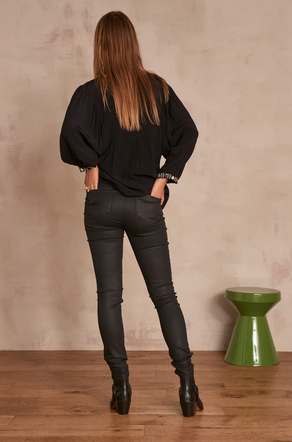Jean slim enduit SUZY;${refinementColor}