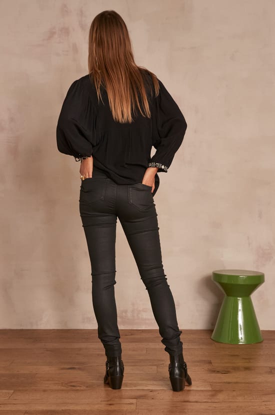 Jean slim enduit SUZY;${refinementColor}