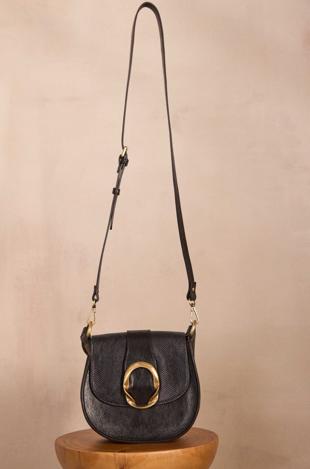 Black bovine leather bag VALENTIN;${refinementColor}