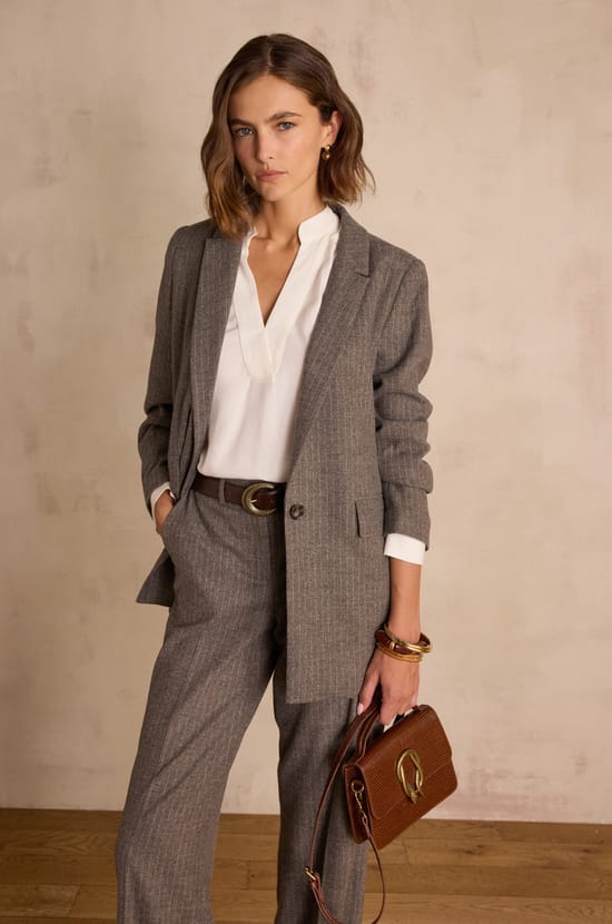 SUZON V-neck blouse;${refinementColor}