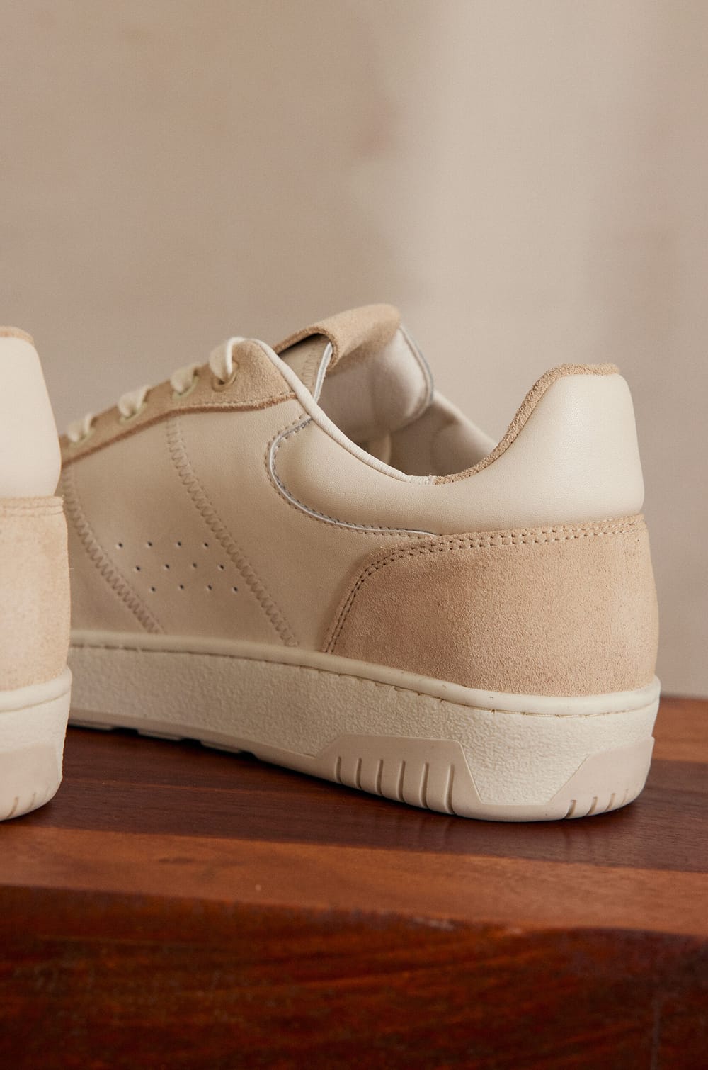 Basket VELORA en cuir;${refinementColor}