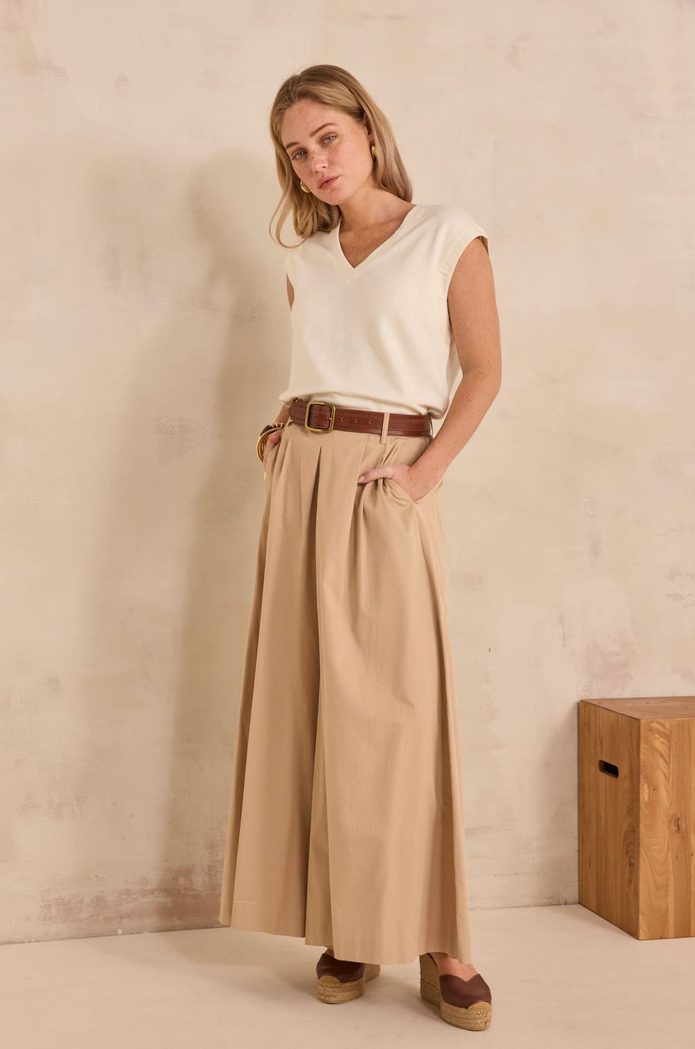 LYNA linen blend sleeveless T-shirt;${refinementColor}