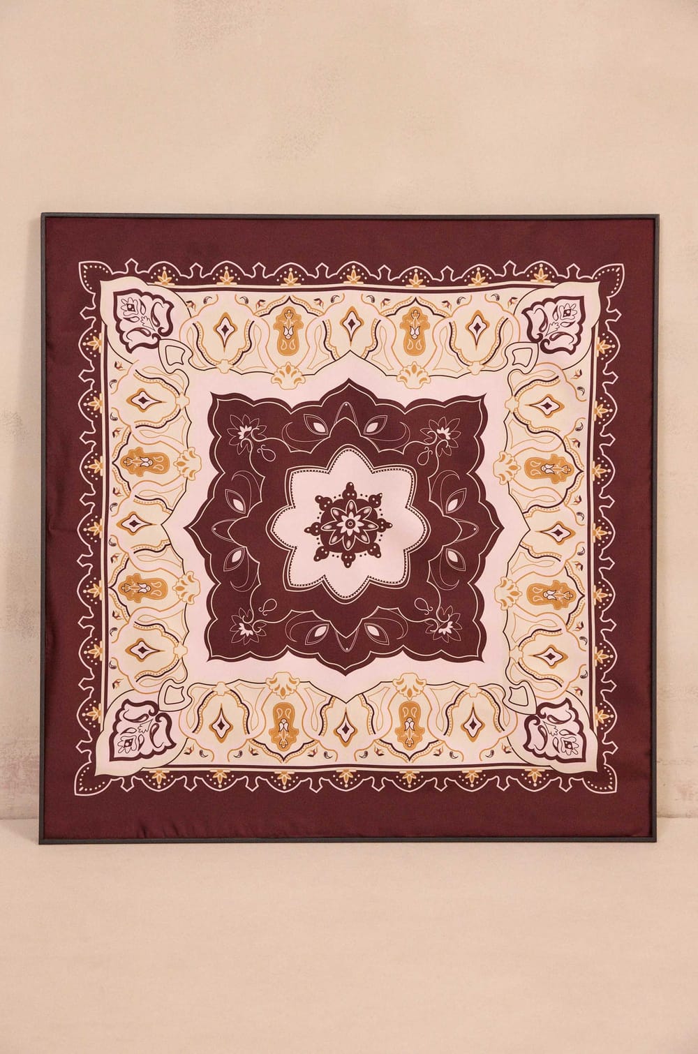 Foulard imprim&eacute; bordeaux en soie ROI;${refinementColor}