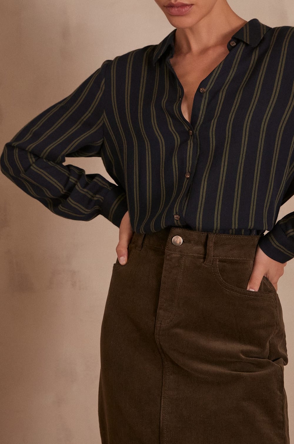 BESTY shirt;${refinementColor}