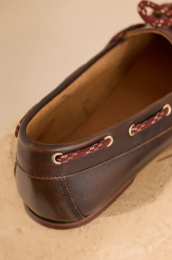 Leather loafers SUE;${refinementColor}