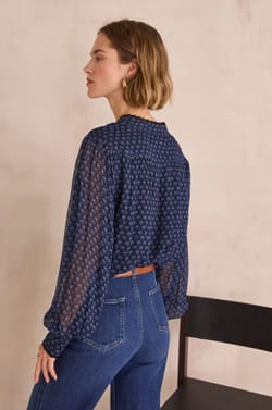 Blouse with floral embroidery in 100% cotton DELICE;${refinementColor}