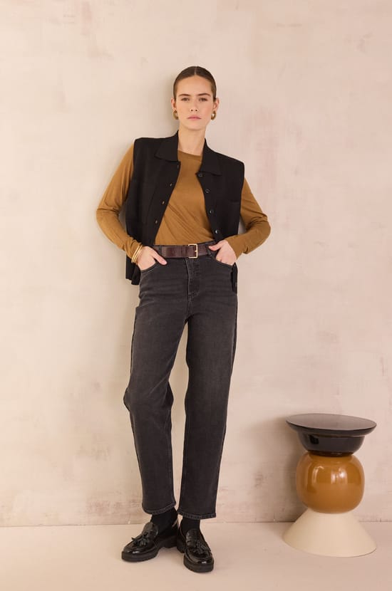 RIO mom fit jeans;${refinementColor}