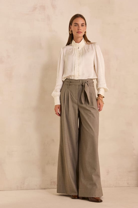 Wide beige pants in LILY;${refinementColor}