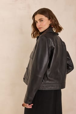 Short jacket in 100% leather PACHA;${refinementColor}