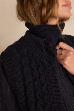 BIXENTE sleeveless cardigan in wool;${refinementColor}