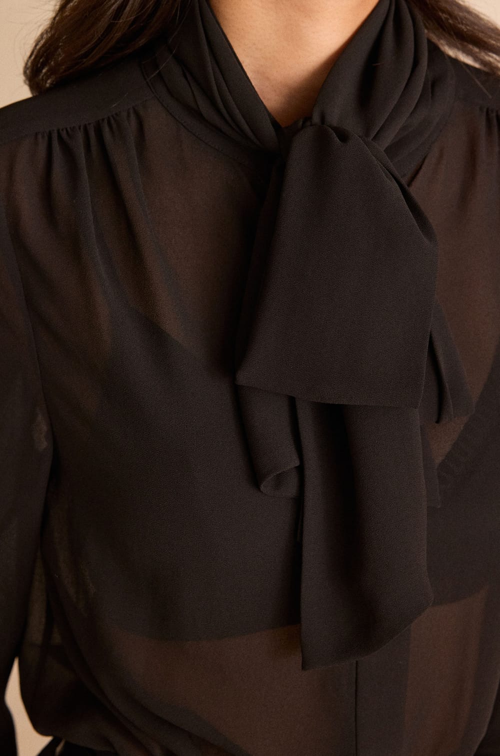 Blusa transparente con lazo SPIRIT;${refinementColor}