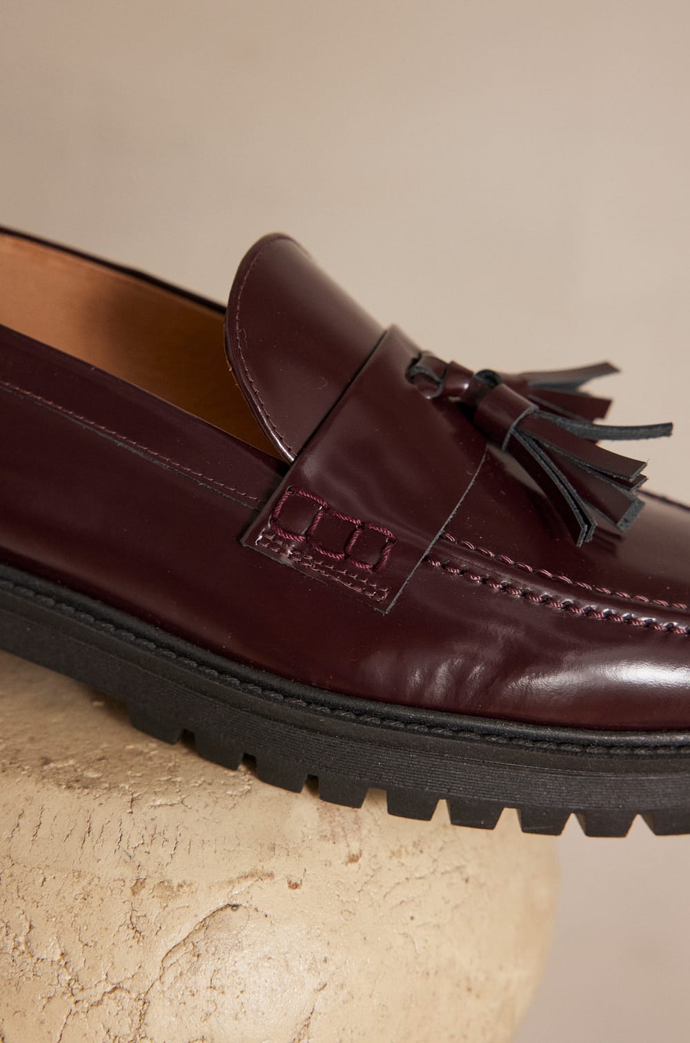 VALENTIN leather loafers;${refinementColor}