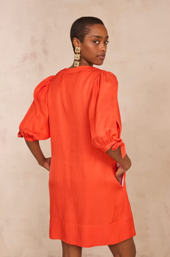 Vestido corto recto de manga 3/4 BONA;${refinementColor}