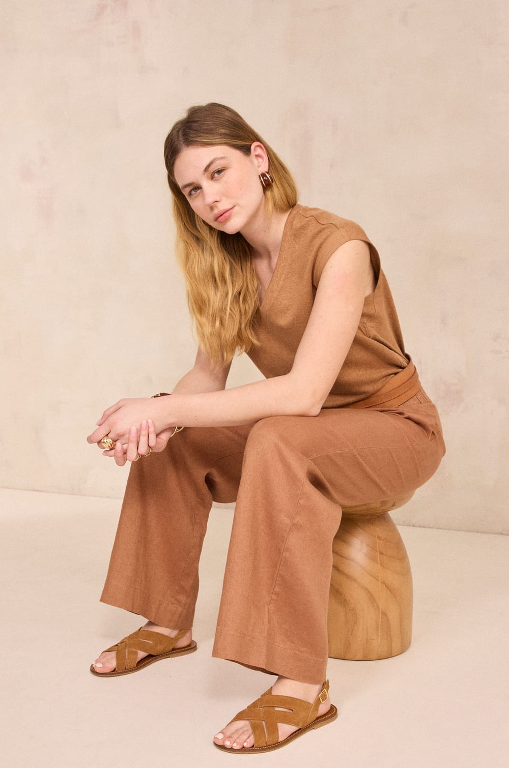 Sleeveless linen blend T-shirt LYNA;${refinementColor}