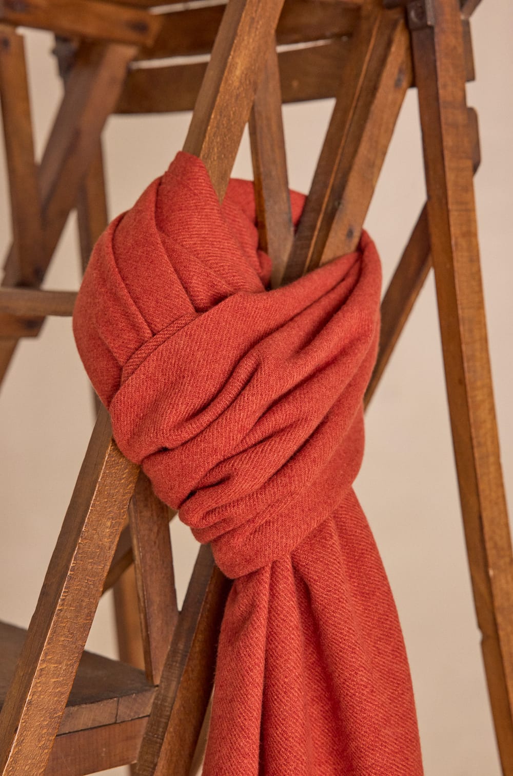 TOM Scarf;${refinementColor}