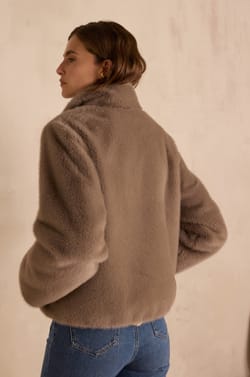 Fluffy DELICE coat;${refinementColor}